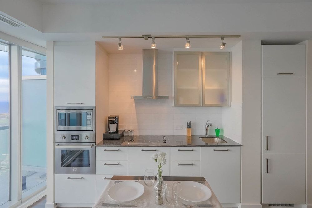 undefined Noel Suites - York and Simcoe 5