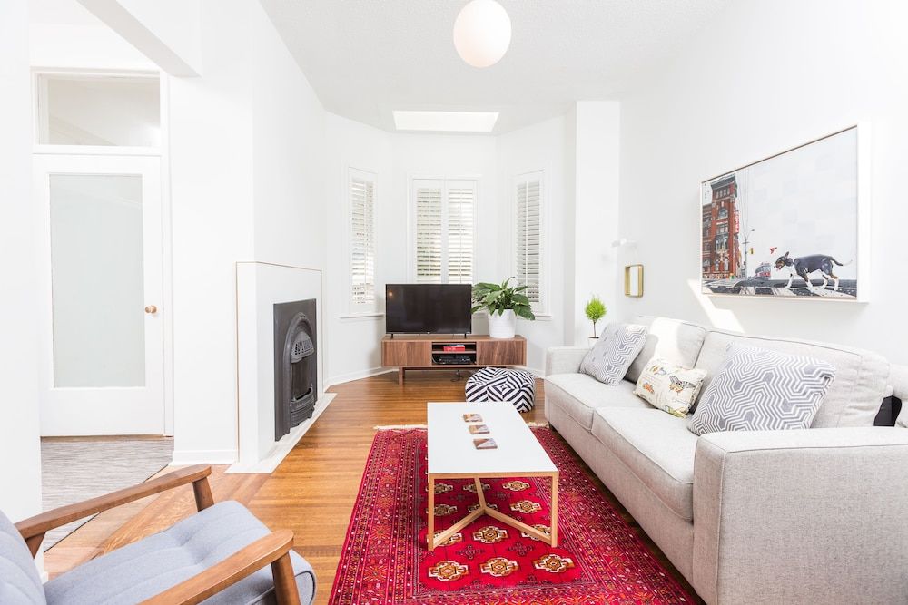 undefined Applewood Suites - Queen West 2