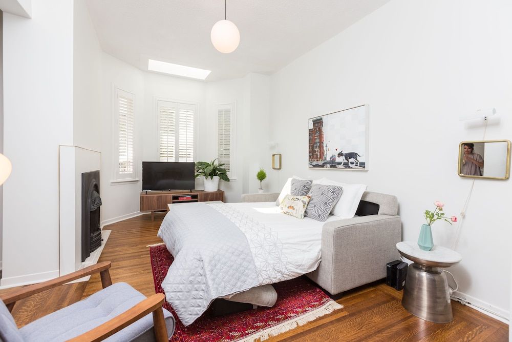 undefined Applewood Suites - Queen West 6