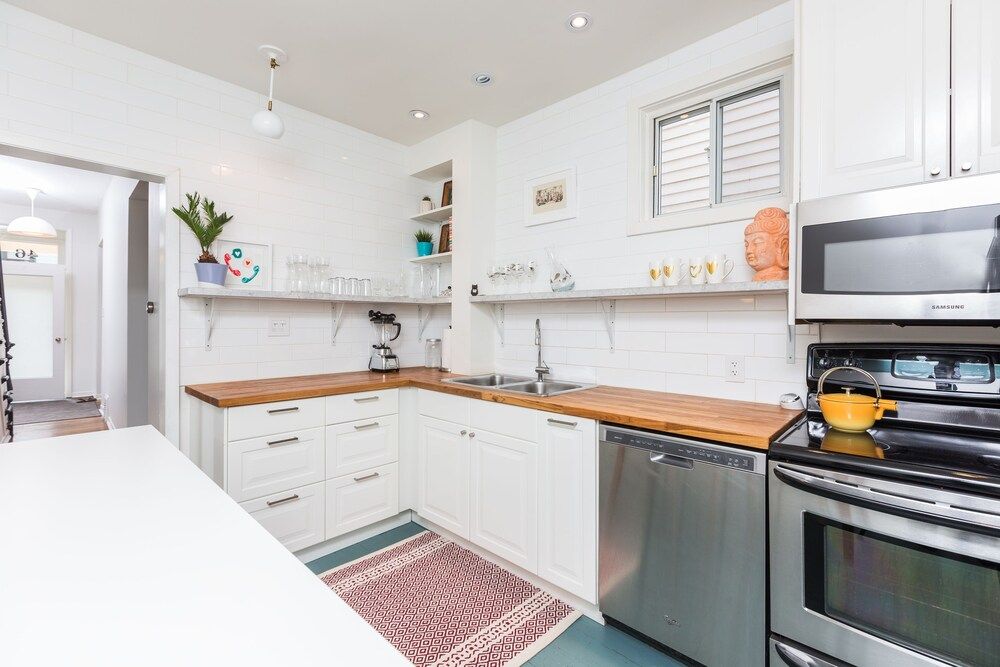 Applewood Suites - Queen West City Apartment, 3 Bedrooms 14