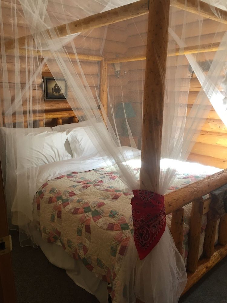 Montana Hill Guest Ranch Room, Private Bathroom 4