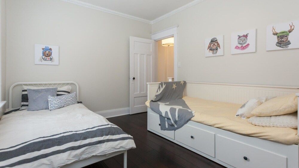 undefined Applewood Suites - Danforth Avenue 2