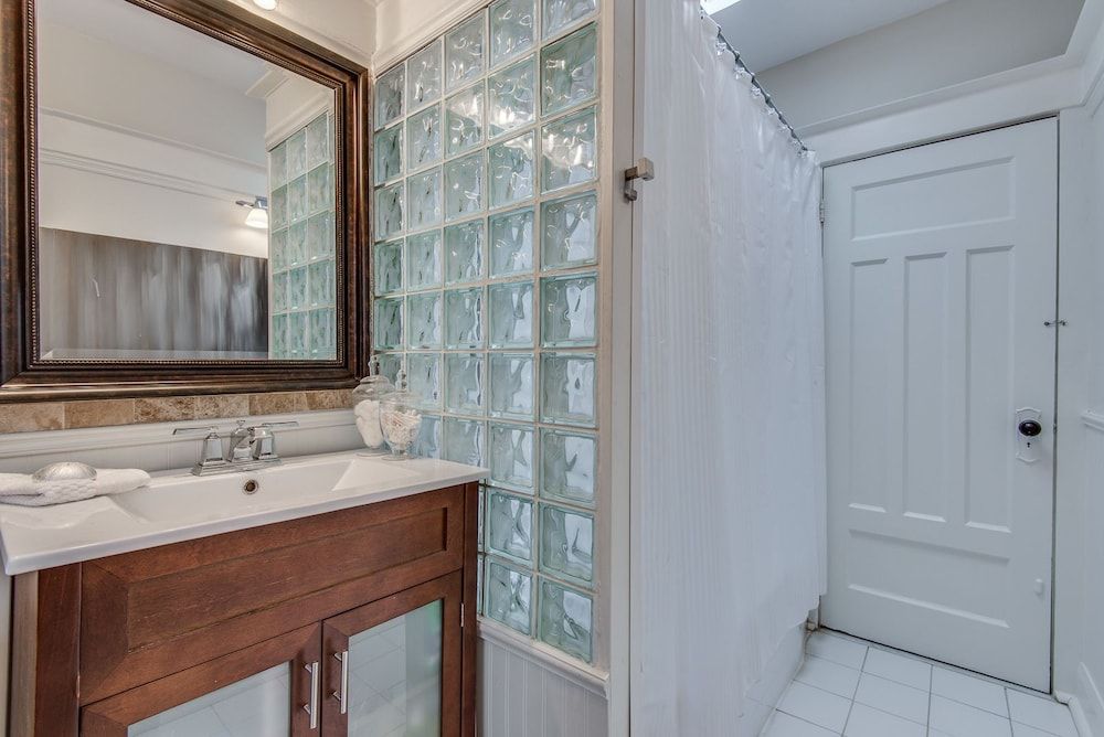 Applewood Suites - Danforth Avenue City House, 4 Bedrooms 14