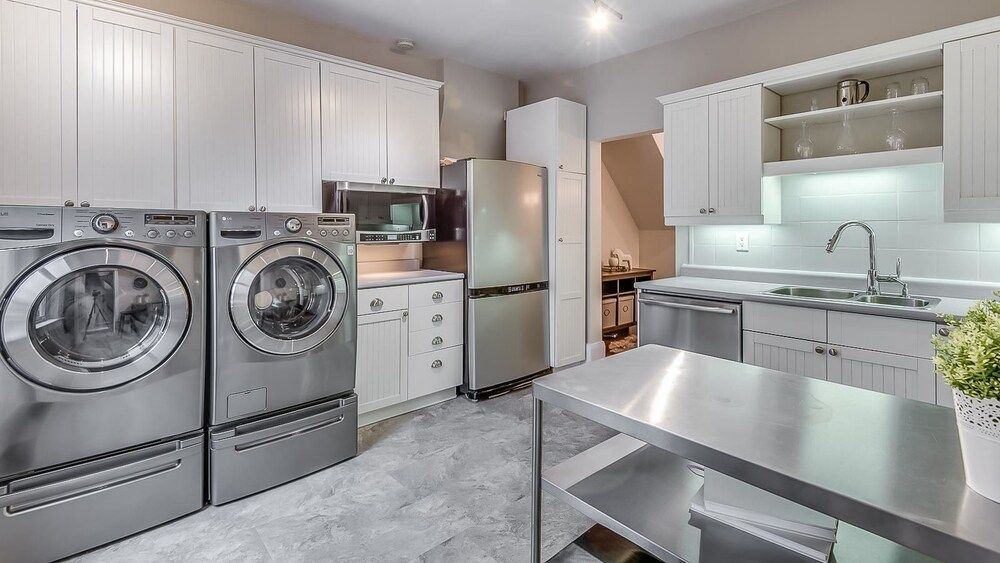 undefined Applewood Suites - Danforth Avenue 8