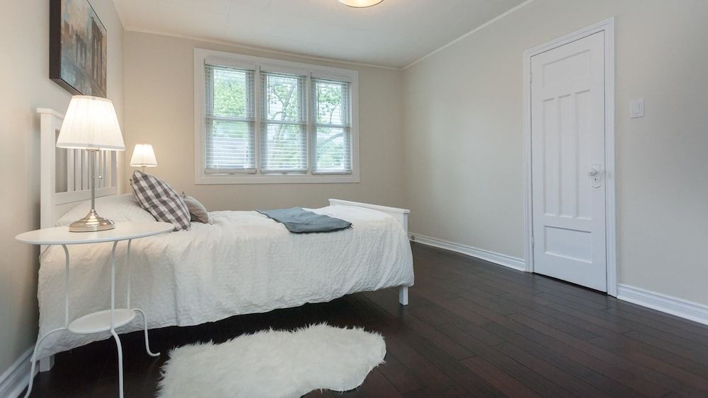 undefined Applewood Suites - Danforth Avenue 4