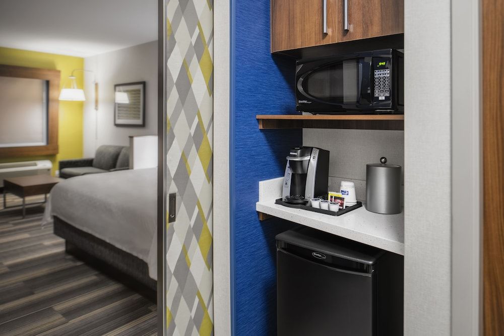 Standard Room, 1 King Bed, Mobility Accessible, Non Smoking (Mobility, Communications)