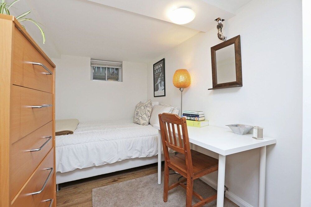 undefined Applewood Suites - Danforth Basement 4