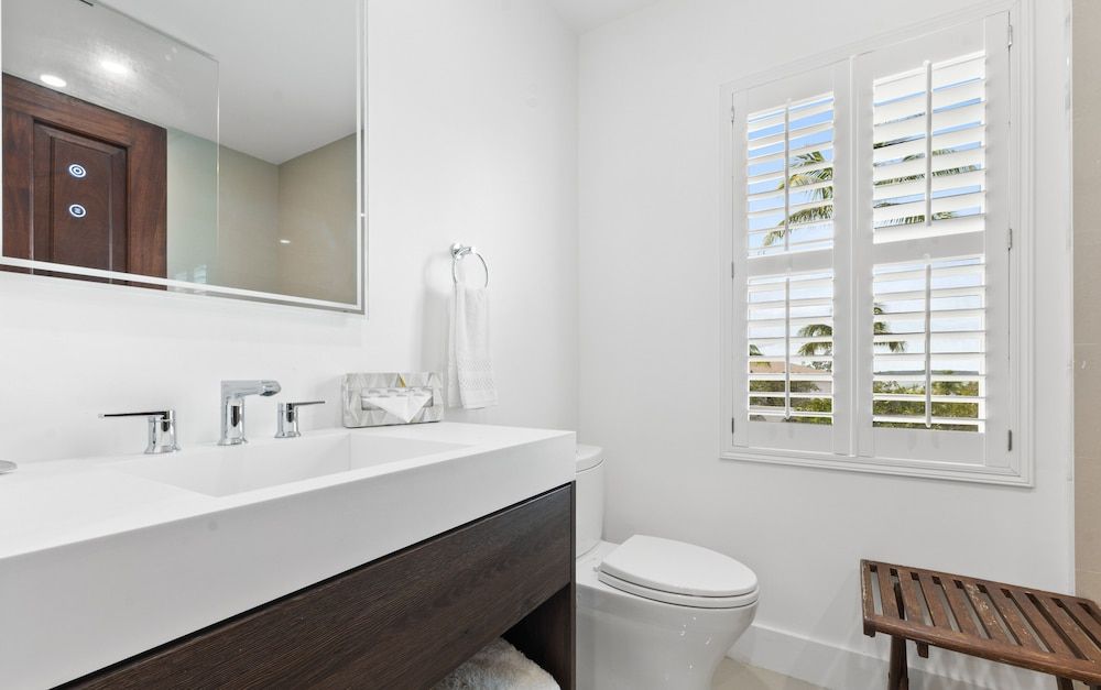 Romora Bay Resort & Marina 2 Bedroom w/ Kitchen 5