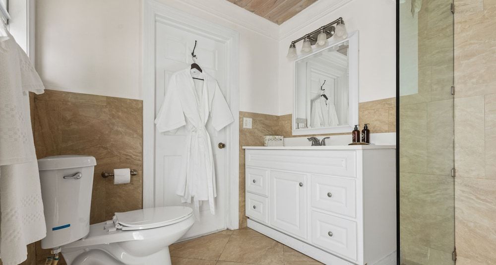 Romora Bay Resort & Marina Suite with Balcony 5