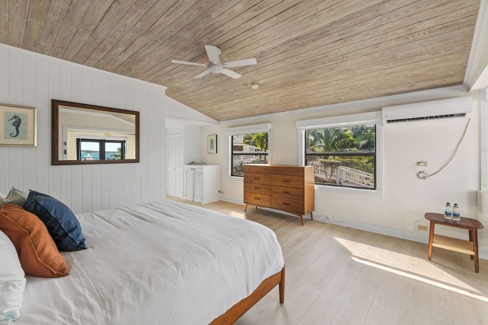 Romora Bay Resort & Marina Suite with Balcony 2