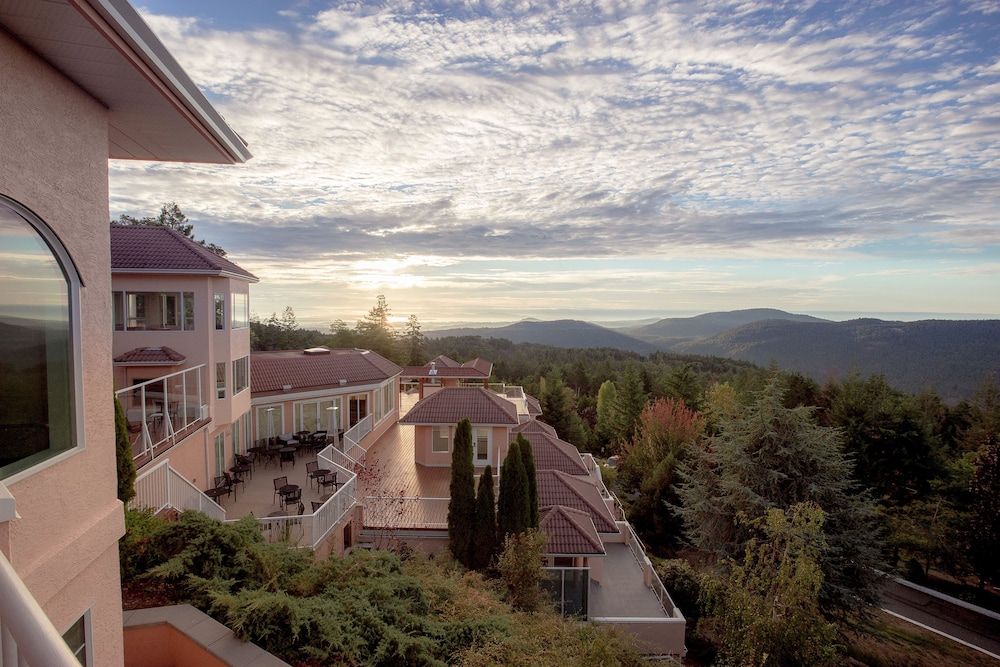 Villa Eyrie Resort Classic Room (View) 3