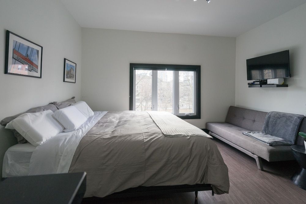 undefined Applewood Suites - Queen West Studio 4