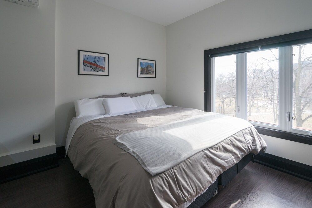 undefined Applewood Suites - Queen West Studio 3