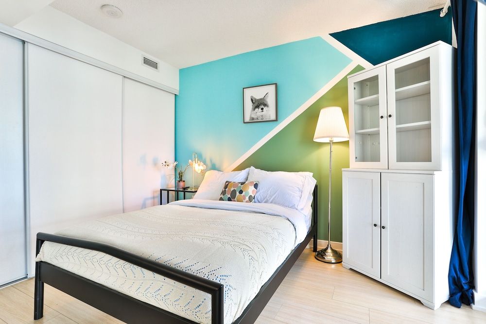 undefined CITYPLACE 1B LUX CONDO LAKESIDE SKYDOME MTCC 5