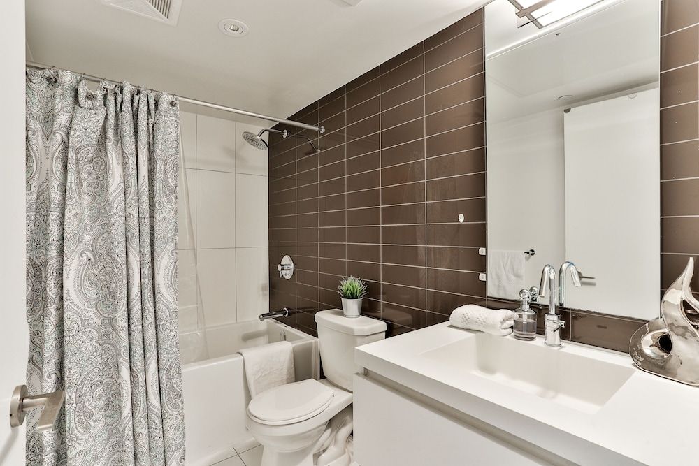 CITYPLACE 1B LUX CONDO LAKESIDE SKYDOME MTCC City Condo, Multiple Beds, City View, Lakeside 18