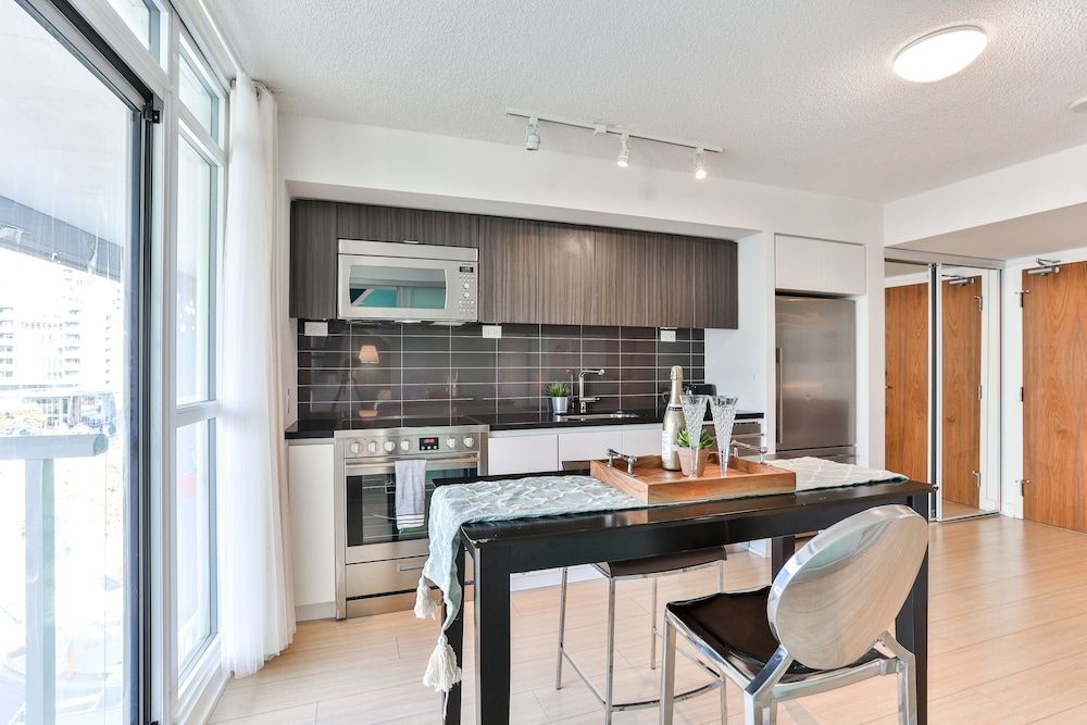 CITYPLACE 1B LUX CONDO LAKESIDE SKYDOME MTCC City Condo, Multiple Beds, City View, Lakeside 11