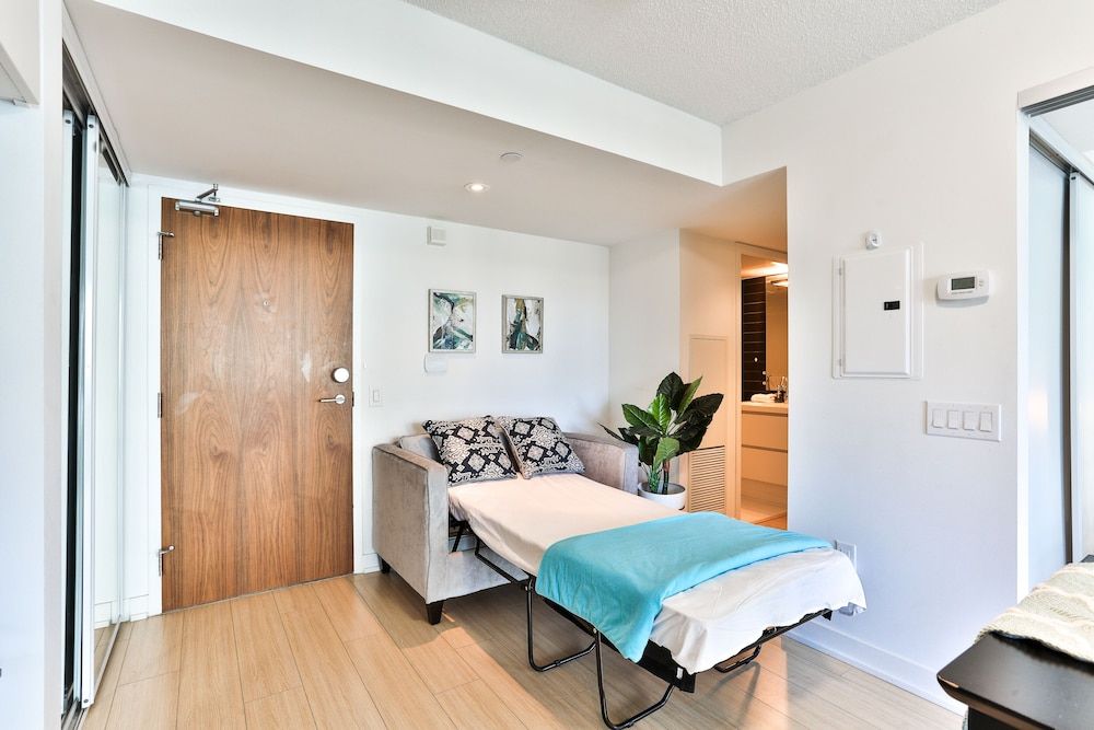 undefined CITYPLACE 1B LUX CONDO LAKESIDE SKYDOME MTCC 8
