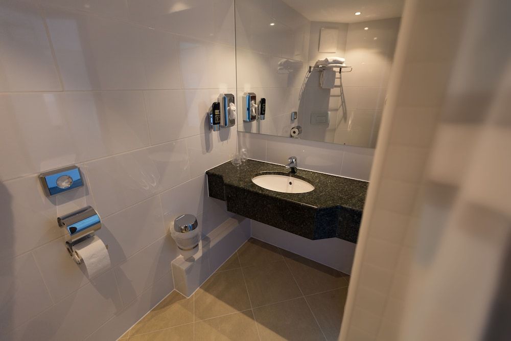 Life Hotel Family Room 5