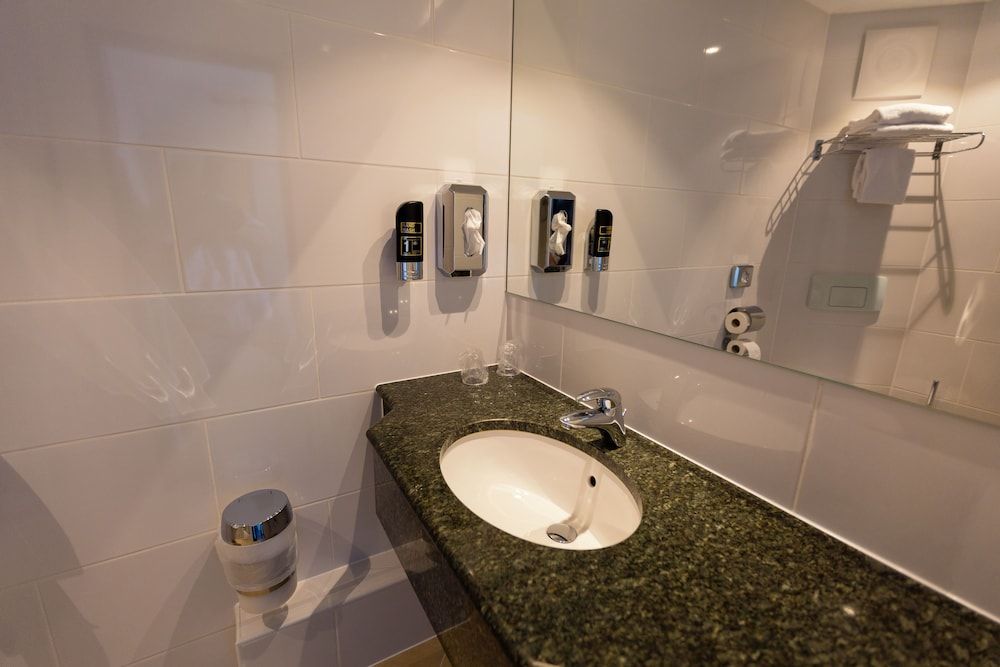 Life Hotel Family Room 4