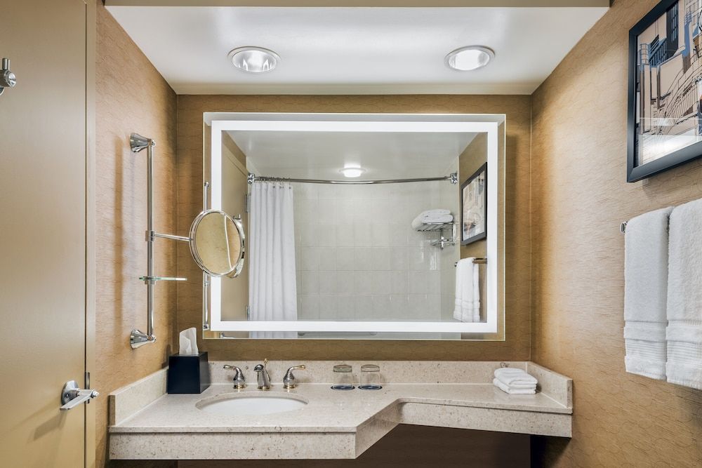 undefined Sheraton Toronto Airport Hotel & Conference Centre 9