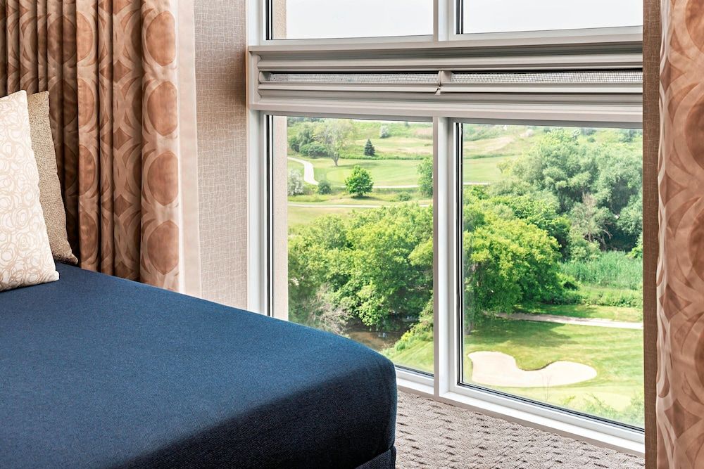 undefined Sheraton Toronto Airport Hotel & Conference Centre 2