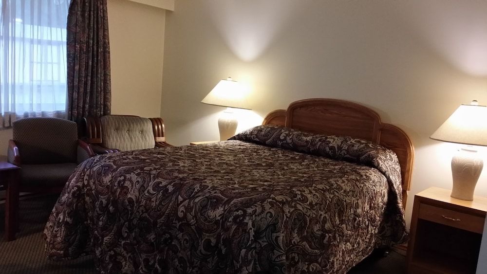 Skagit Motor Inn Standard Room, 1 Queen Bed 2