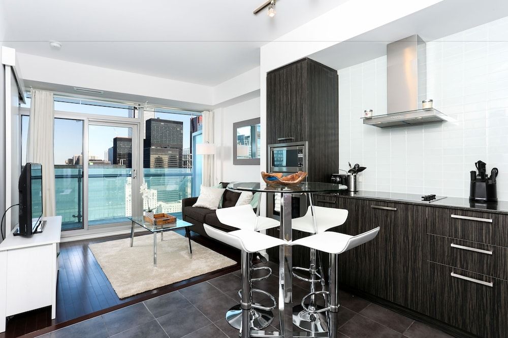 undefined Platinum Suites - Incredible CN Tower View 4