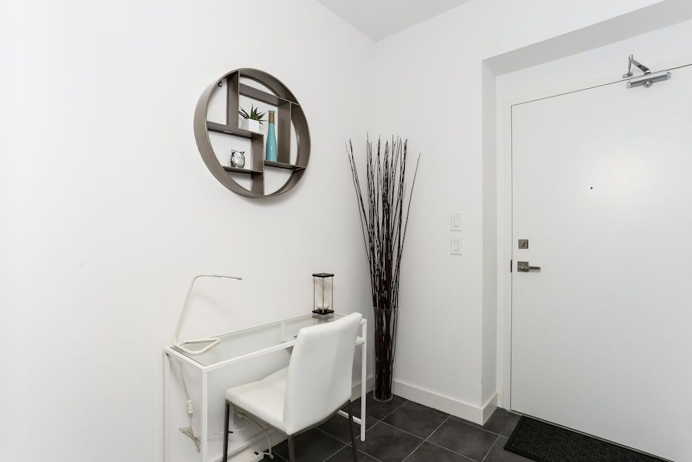 undefined Platinum Suites - Incredible CN Tower View 9