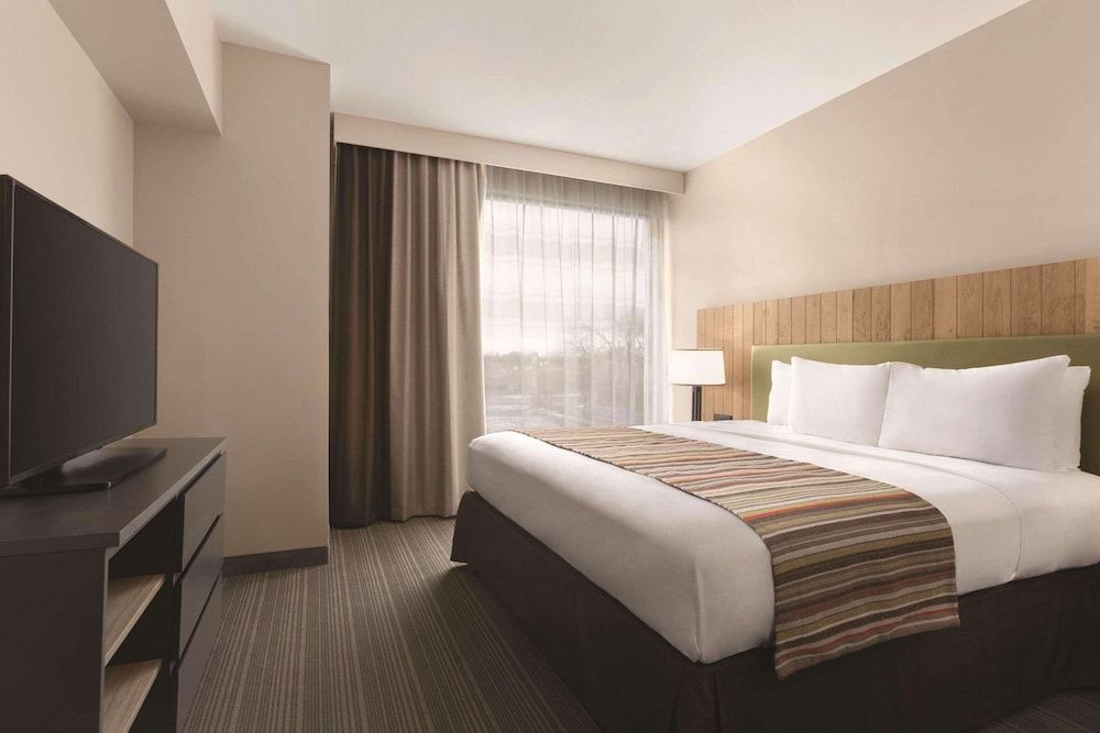 Suite, 1 King Bed, Non Smoking (Upgrade)
