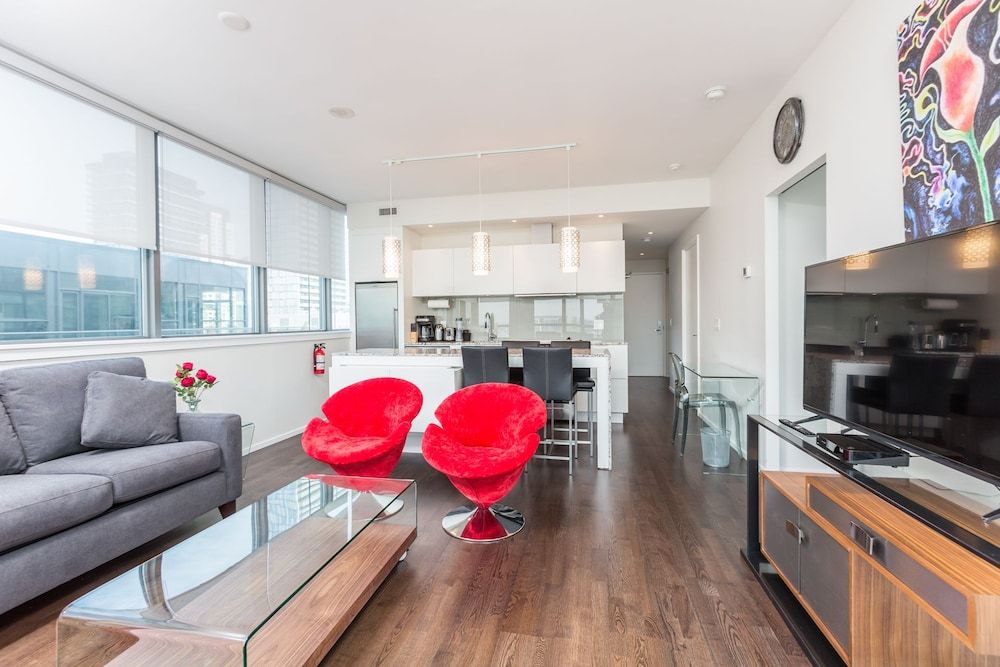 Applewood Suites - 2 BDRM King & Spadina City Apartment, 2 Bedrooms, City View 18