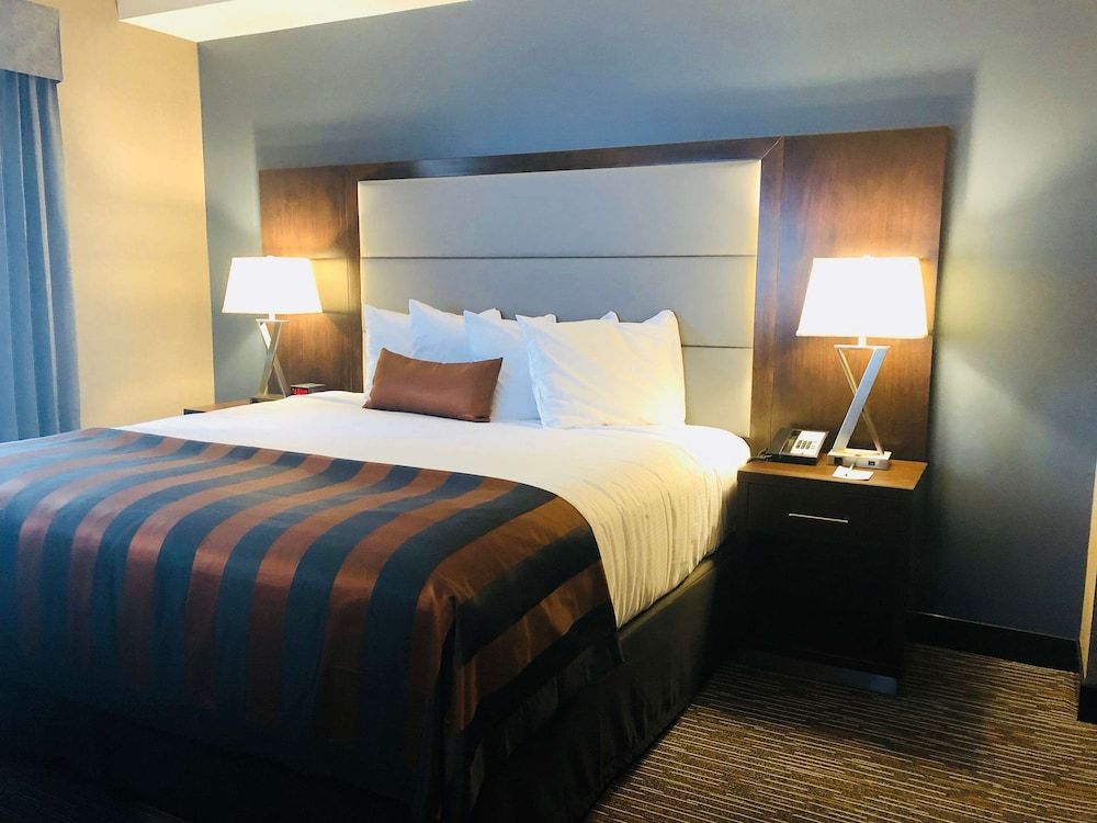 undefined Wingate by Wyndham Kamloops 4
