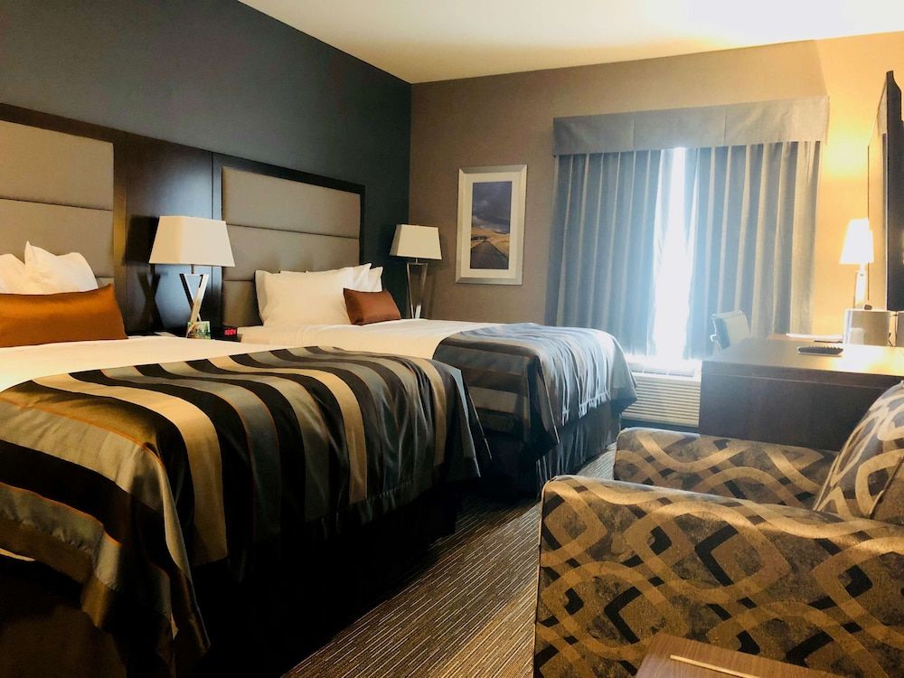 undefined Wingate by Wyndham Kamloops 3