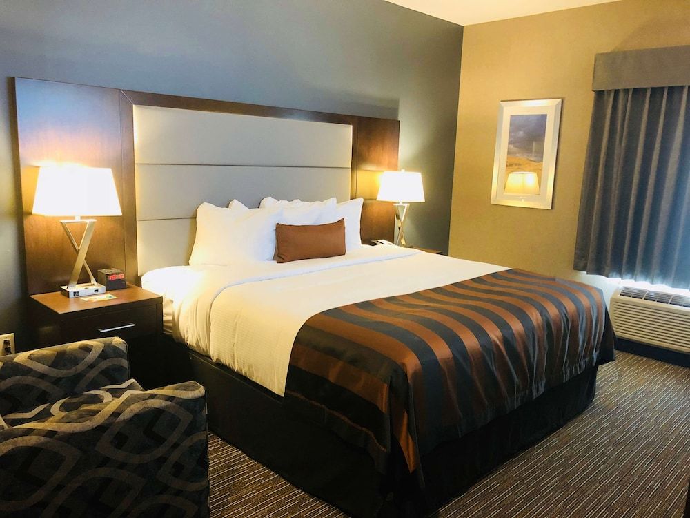 undefined Wingate by Wyndham Kamloops