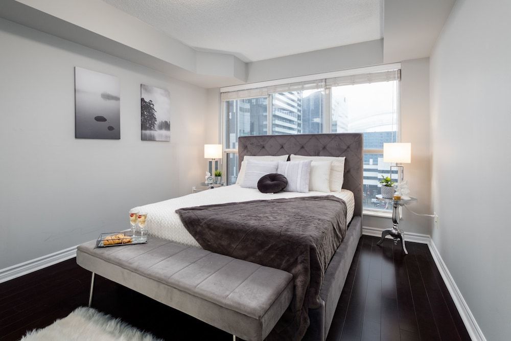 Applewood Suites - 1 BR Wellington West Executive Condo, 2 Bedrooms 3