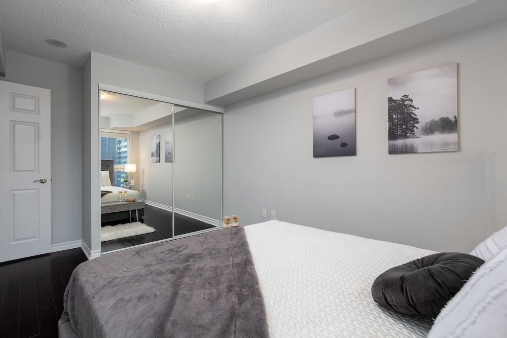 Applewood Suites - 1 BR Wellington West Executive Condo, 2 Bedrooms 5