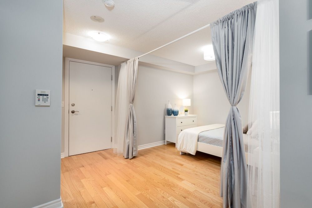 Applewood Suites - 1 BR Wellington West Executive Condo, 2 Bedrooms 11