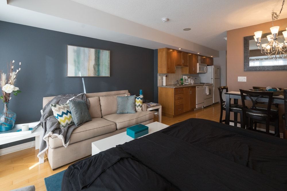 undefined Applewood Suites - 1 BR Wellington West 6