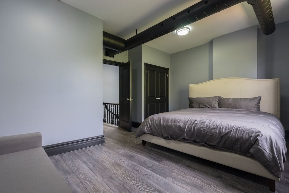 undefined Applewood Suites - West Queen West Loft 9