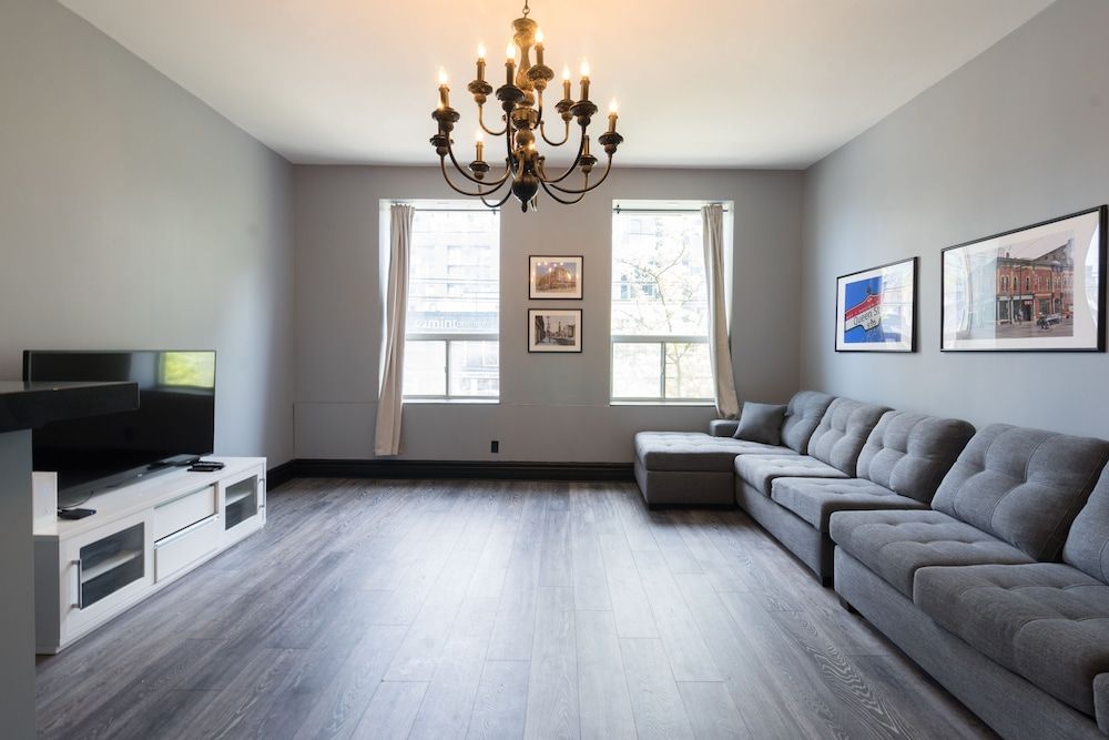 undefined Applewood Suites - West Queen West Loft