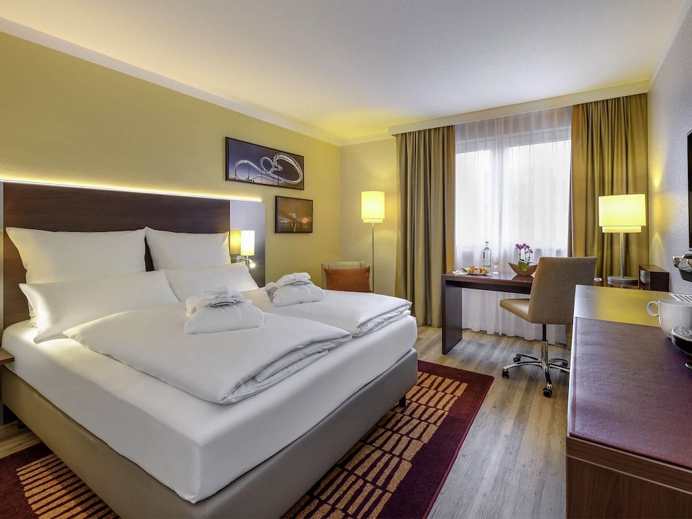 Privilege, Room, 1 Queen Bed