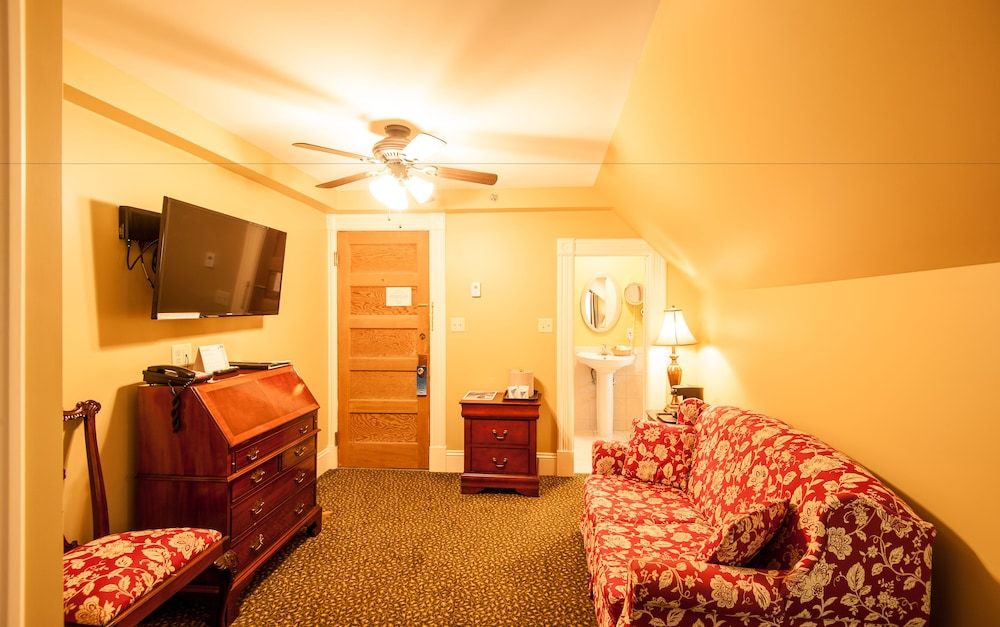 Dundee Arms Classic Room (Inn) 6