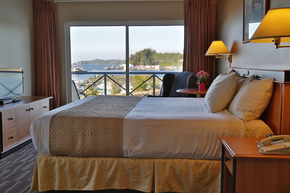 Glen Lyon Inn & Suites Standard Room, 1 Queen Bed, Ocean View 2