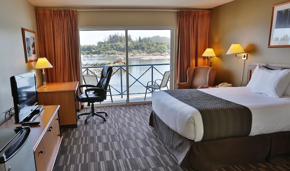 Glen Lyon Inn & Suites Standard Room, 1 Queen Bed, Ocean View