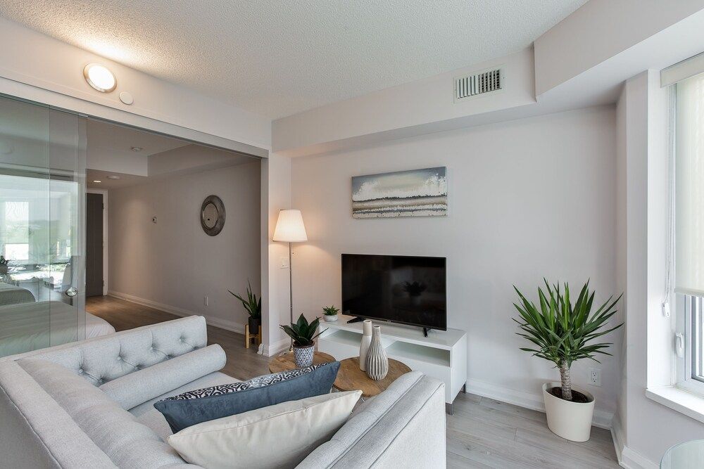 QuickStay - Class in Yorkville (Yonge & Bloor) Classic Condo, 1 Queen Bed 13