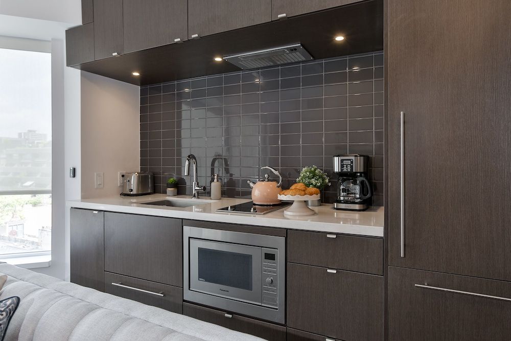 QuickStay - Class in Yorkville (Yonge & Bloor) Classic Condo, 1 Queen Bed 9