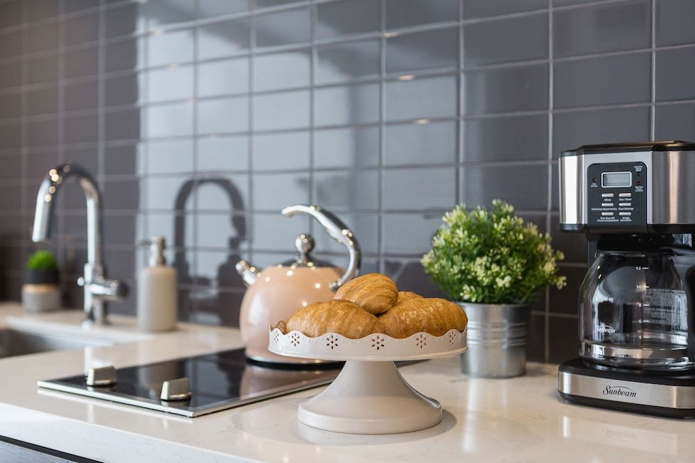 QuickStay - Class in Yorkville (Yonge & Bloor) Classic Condo, 1 Queen Bed 8