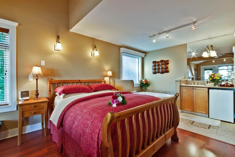 The Bonniebrook Lodge Penthouse, Patio, Ocean View (Adults only. No Pets Allowed) 2