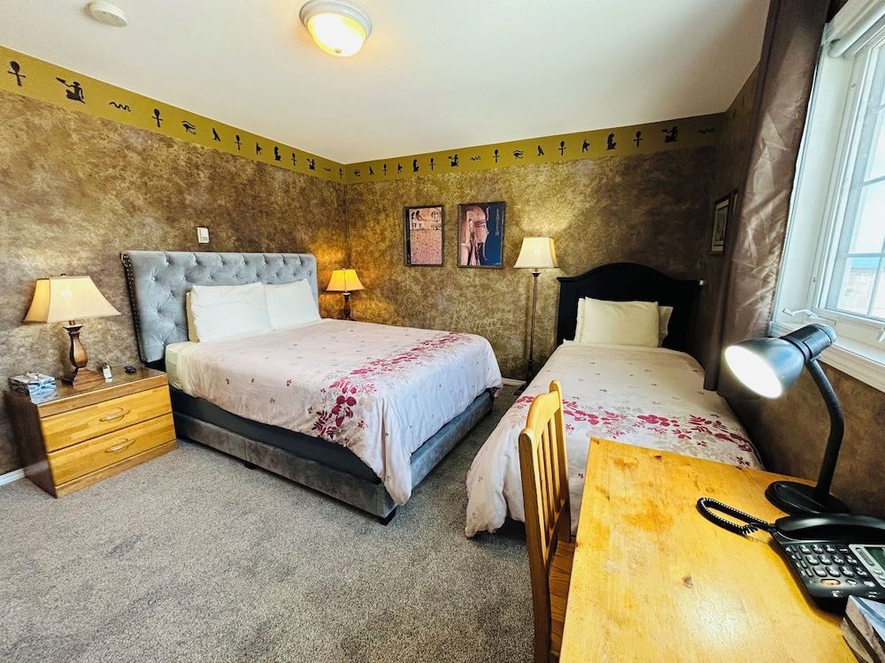 Midnight Sun Inn Deluxe Room, 1 Queen Bed 5