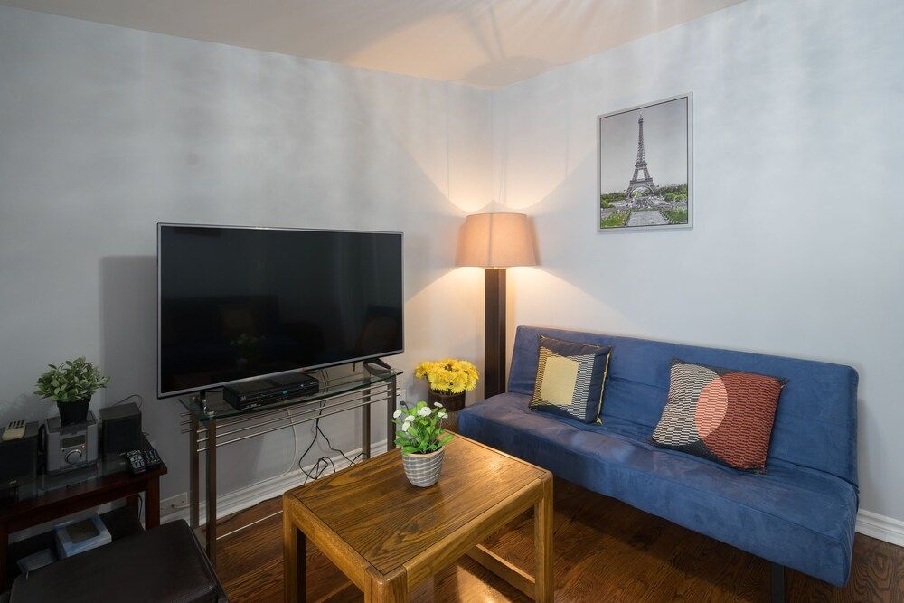 Applewood Suites - 4 BDRM King West City Loft, 4 Bedrooms 31