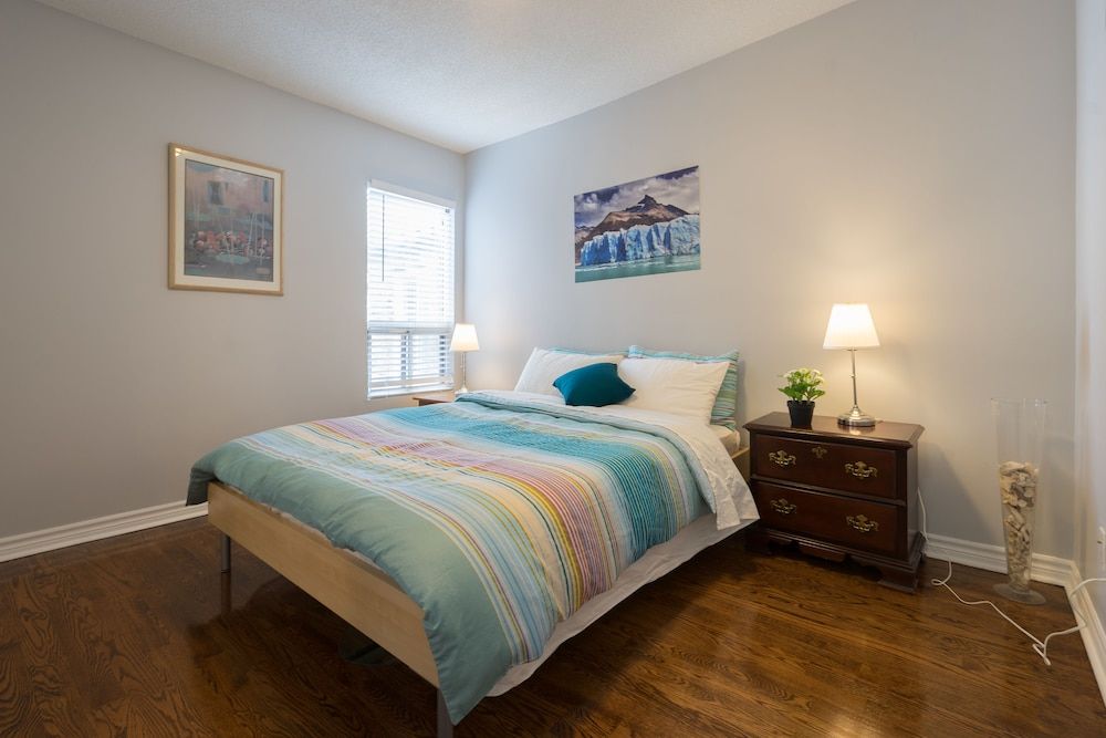 Applewood Suites - 4 BDRM King West City Loft, 4 Bedrooms 21